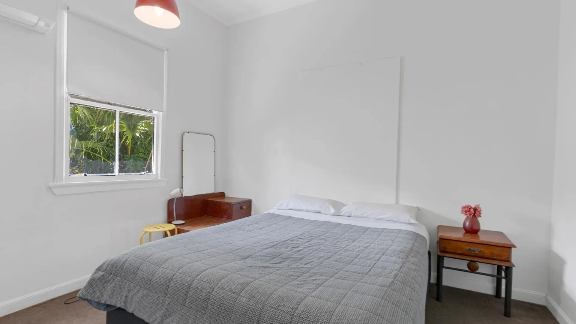 6 Bedroom 3 Bathroom Apartment Cairns Central