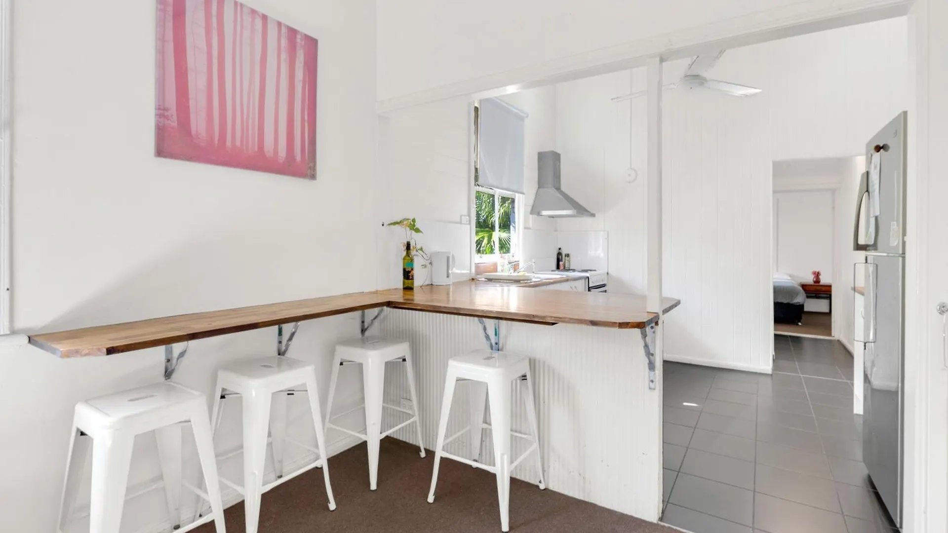 6 Bedroom 3 Bathroom Apartment Cairns Central